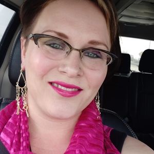 Meet your Posher, Desiree